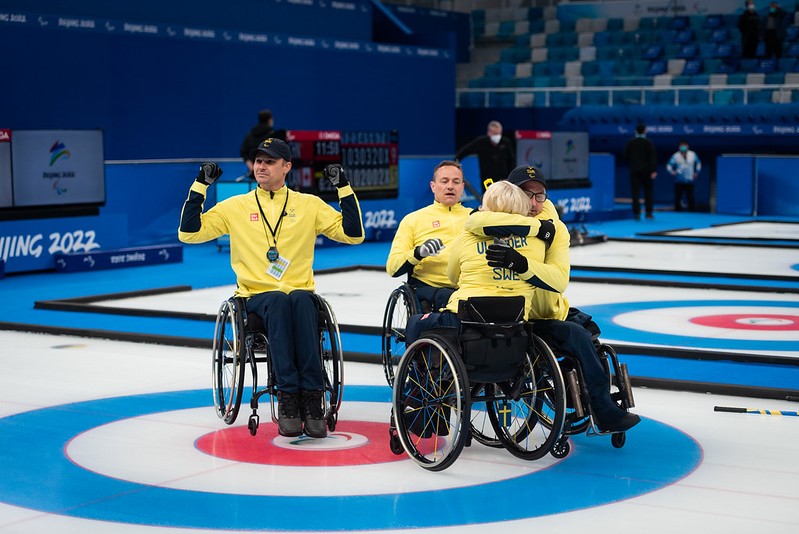 Svenska laget i rullstolscurling som tog silver i Beijing 2022